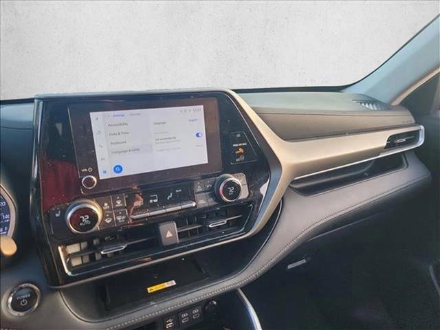 Used 2023 Toyota Highlander XLE image 20