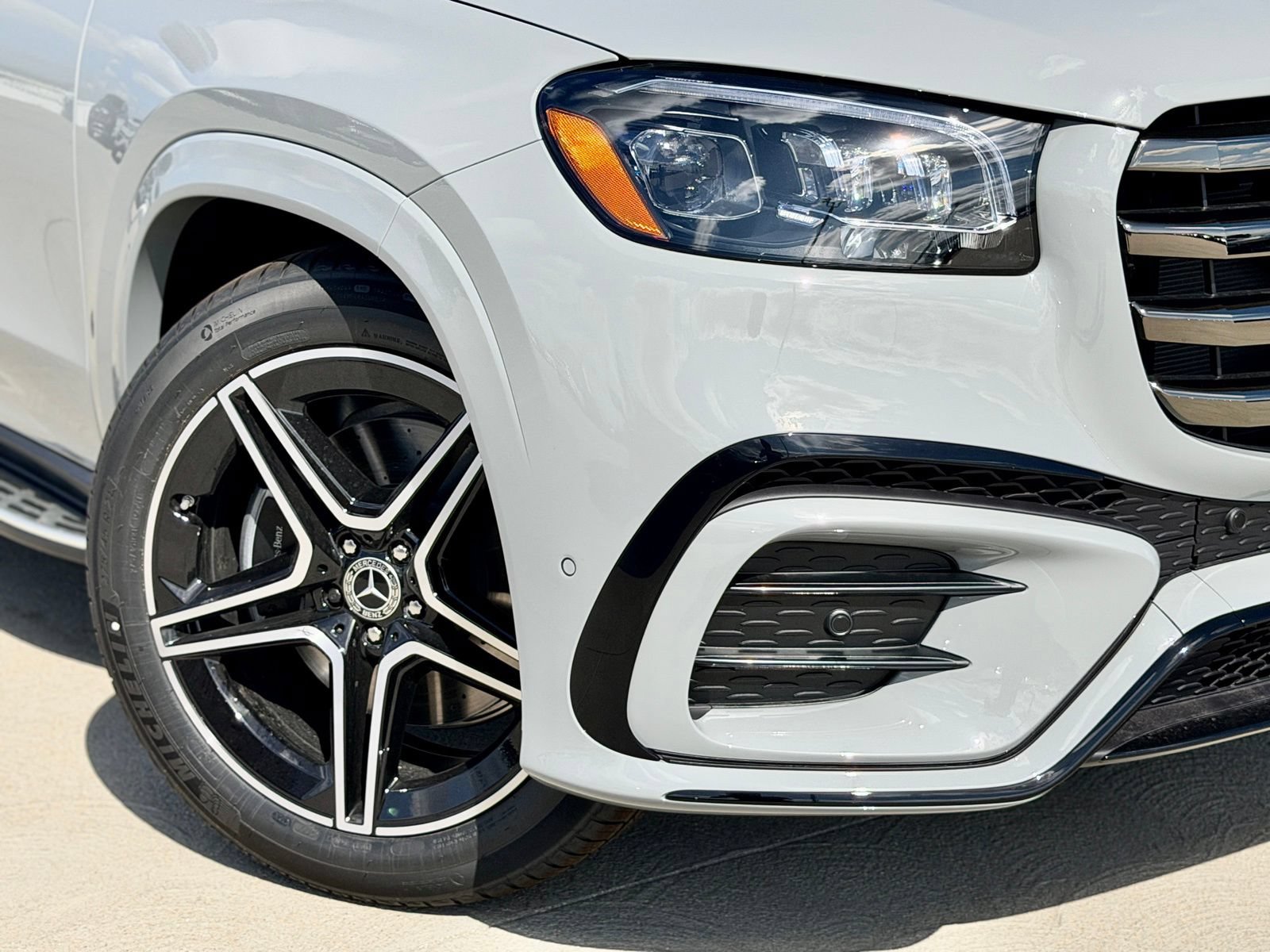 New 2026 Mercedes-Benz GLS 450 4MATIC image 4