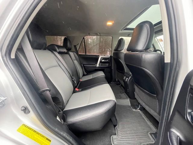 Used 2018 Toyota 4Runner SR5 Premium image 23