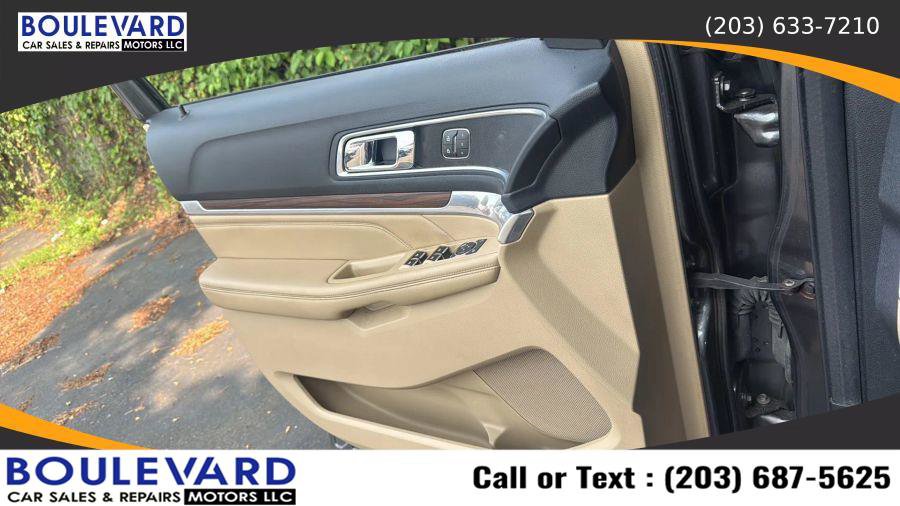 Used 2016 Ford Explorer Limited image 23