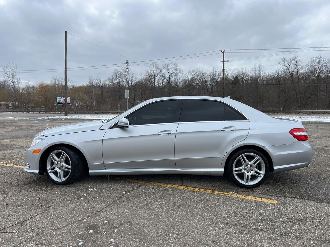 Used 2013 Mercedes-Benz E 350 E350 4MATIC Sedan image 3