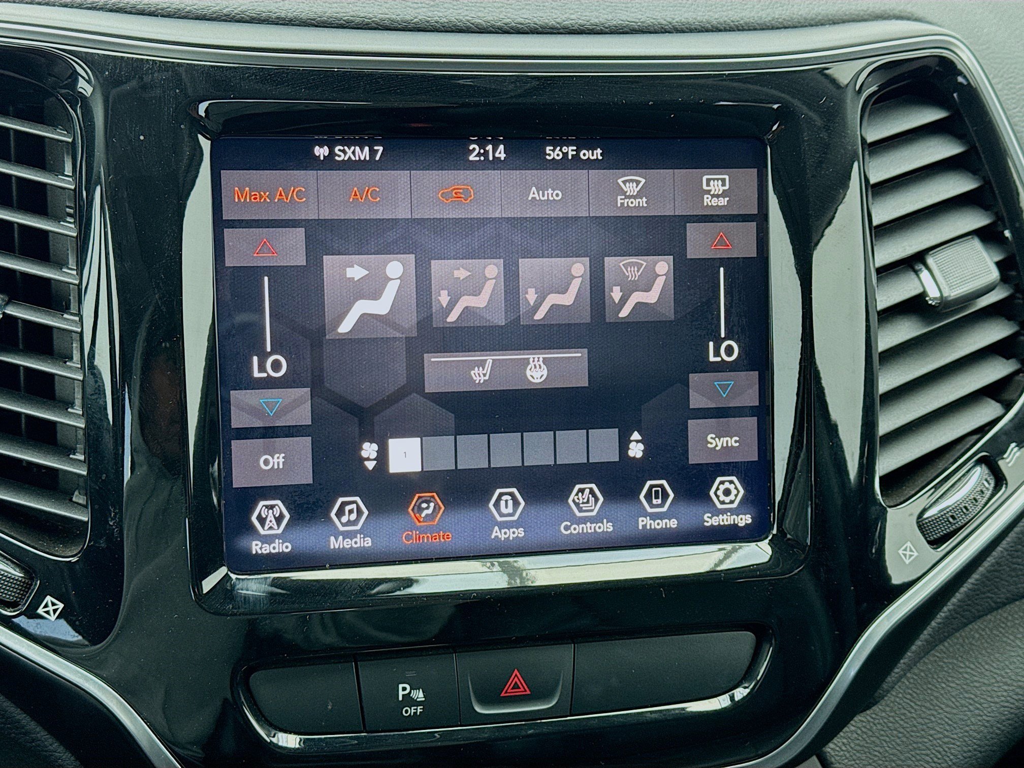 Used 2019 Jeep Cherokee Limited image 12