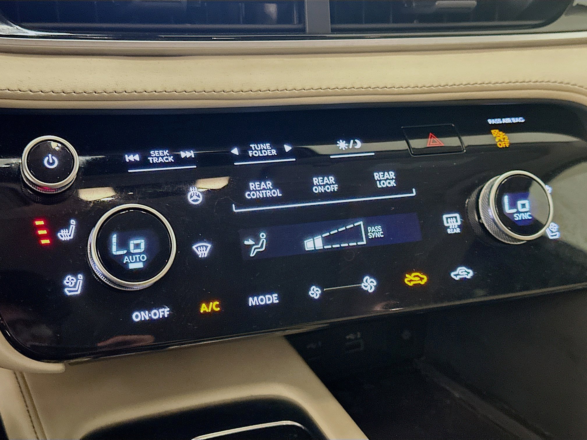 Used 2023 INFINITI QX60 Luxe w/ Performance Audio Package AWD/4WD image 24