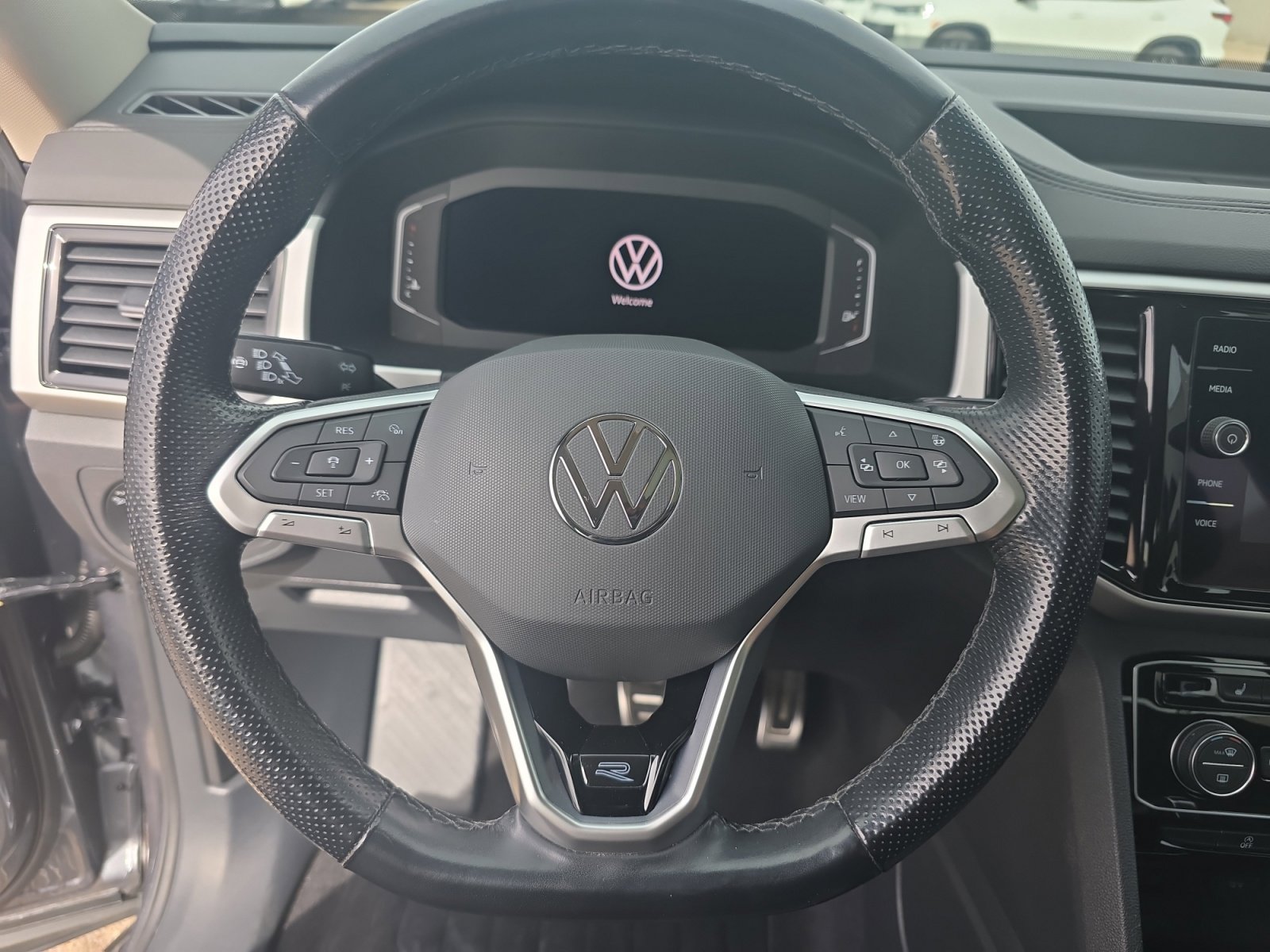 Used 2022 Volkswagen Atlas SEL Premium AWD/4WD image 9