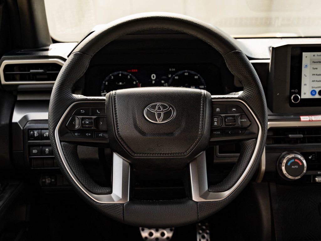 Used 2025 Toyota Tacoma TRD Sport AWD/4WD image 39