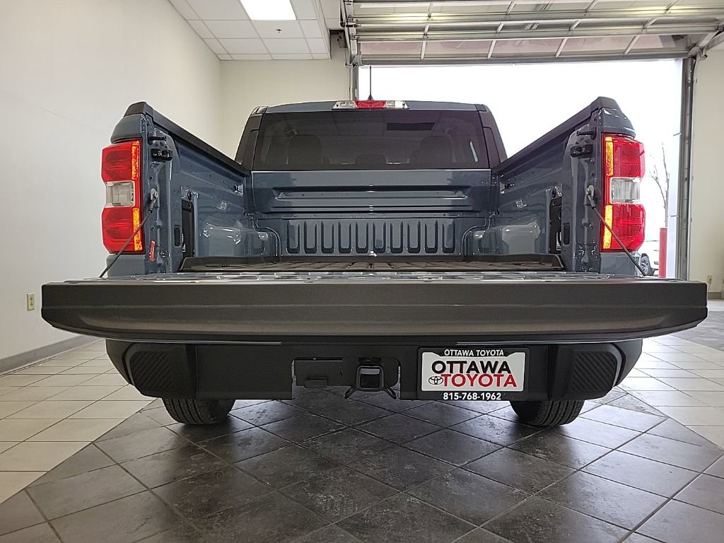 Used 2025 Ford Maverick XLT image 13