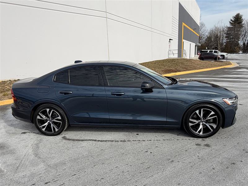 Used 2023 Volvo S60 B5 Core image 8
