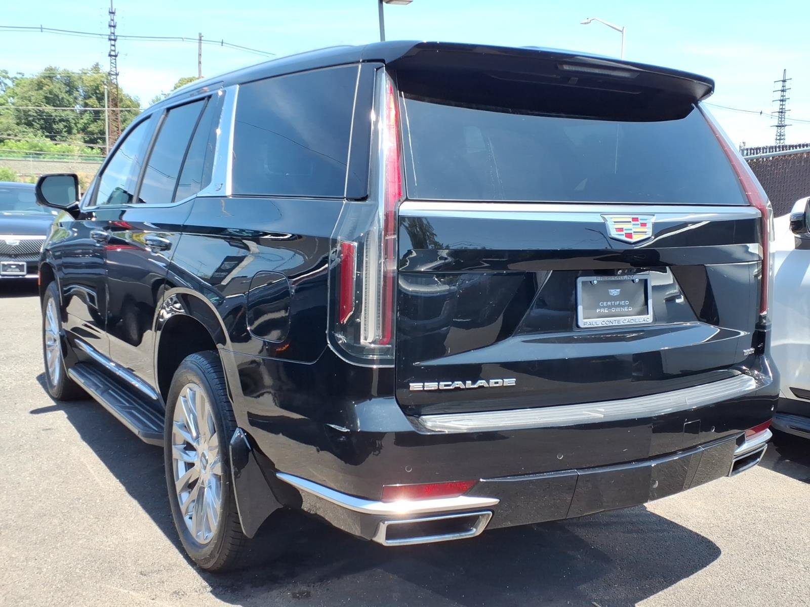 Used 2021 Cadillac Escalade Premium Luxury AWD/4WD image 7