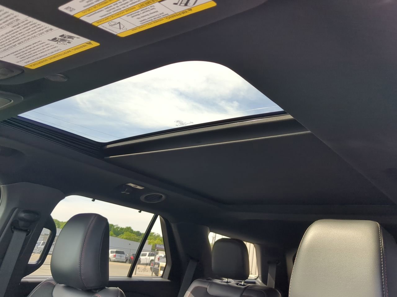 Used 2025 Ford Explorer ST AWD/4WD image 18