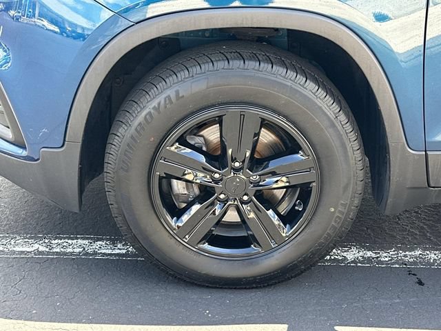 Certified 2020 Chevrolet Trax LT w/ LT Convenience Package AWD/4WD image 23