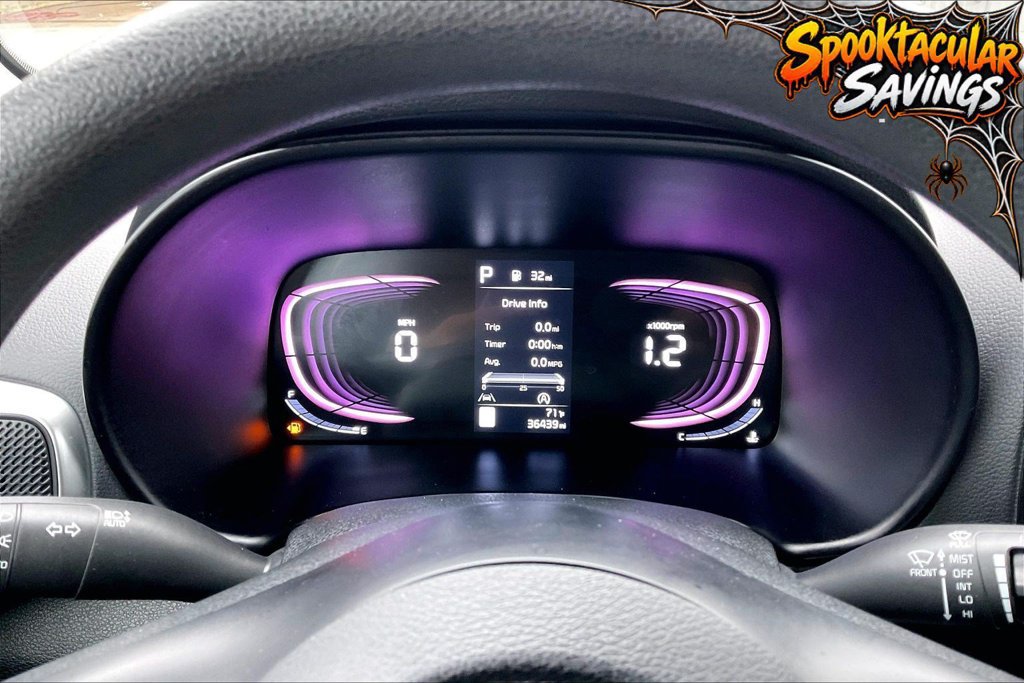 Used 2025 Kia Soul LX w/ LX Technology Package FWD image 19