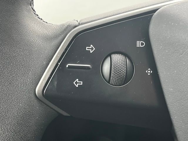 Used 2024 Tesla Cybertruck AWD Crew Cab image 13