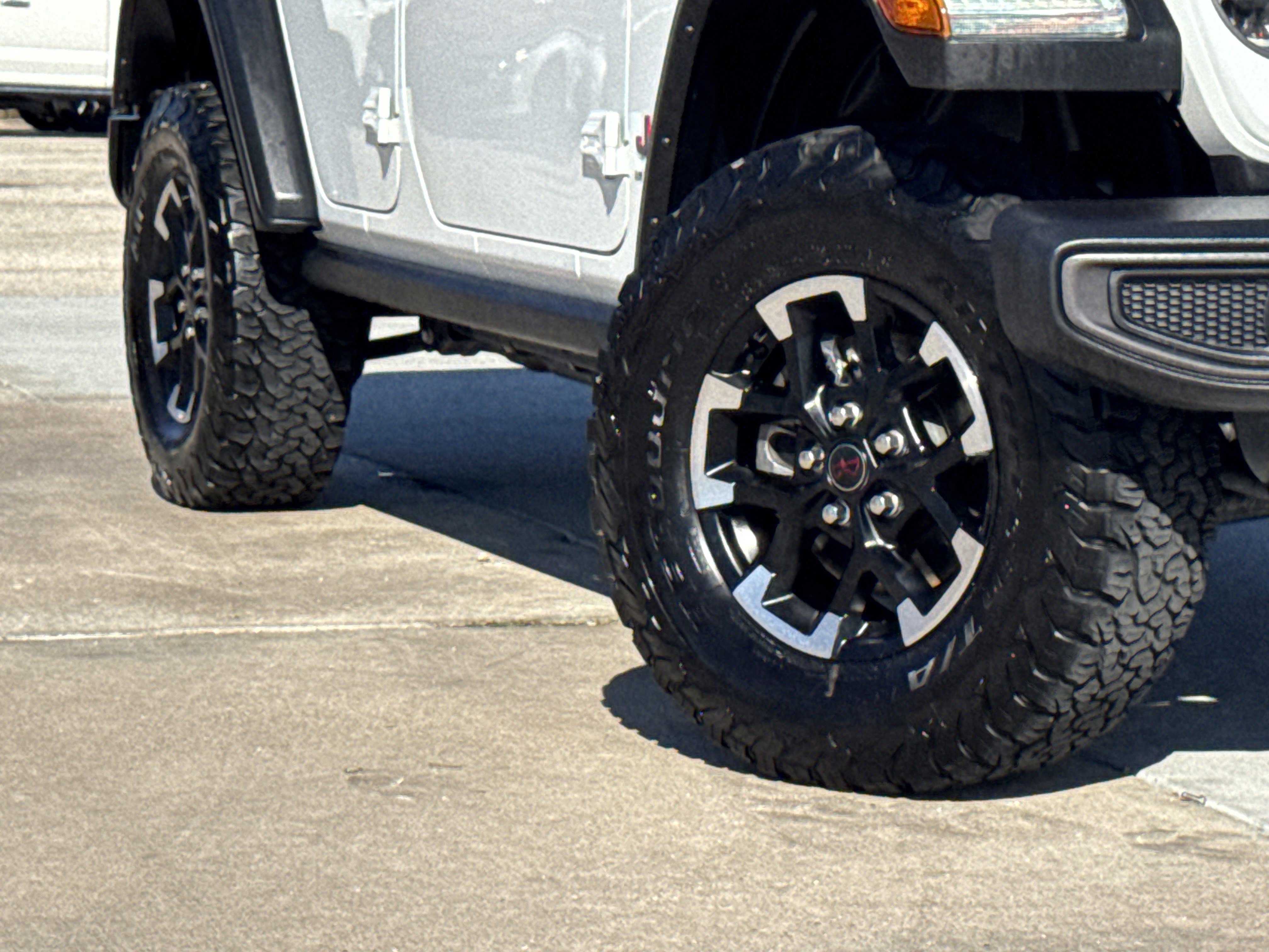 Used 2025 Jeep Wrangler Unlimited Rubicon image 11