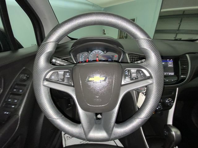 Used 2020 Chevrolet Trax LT FWD image 14