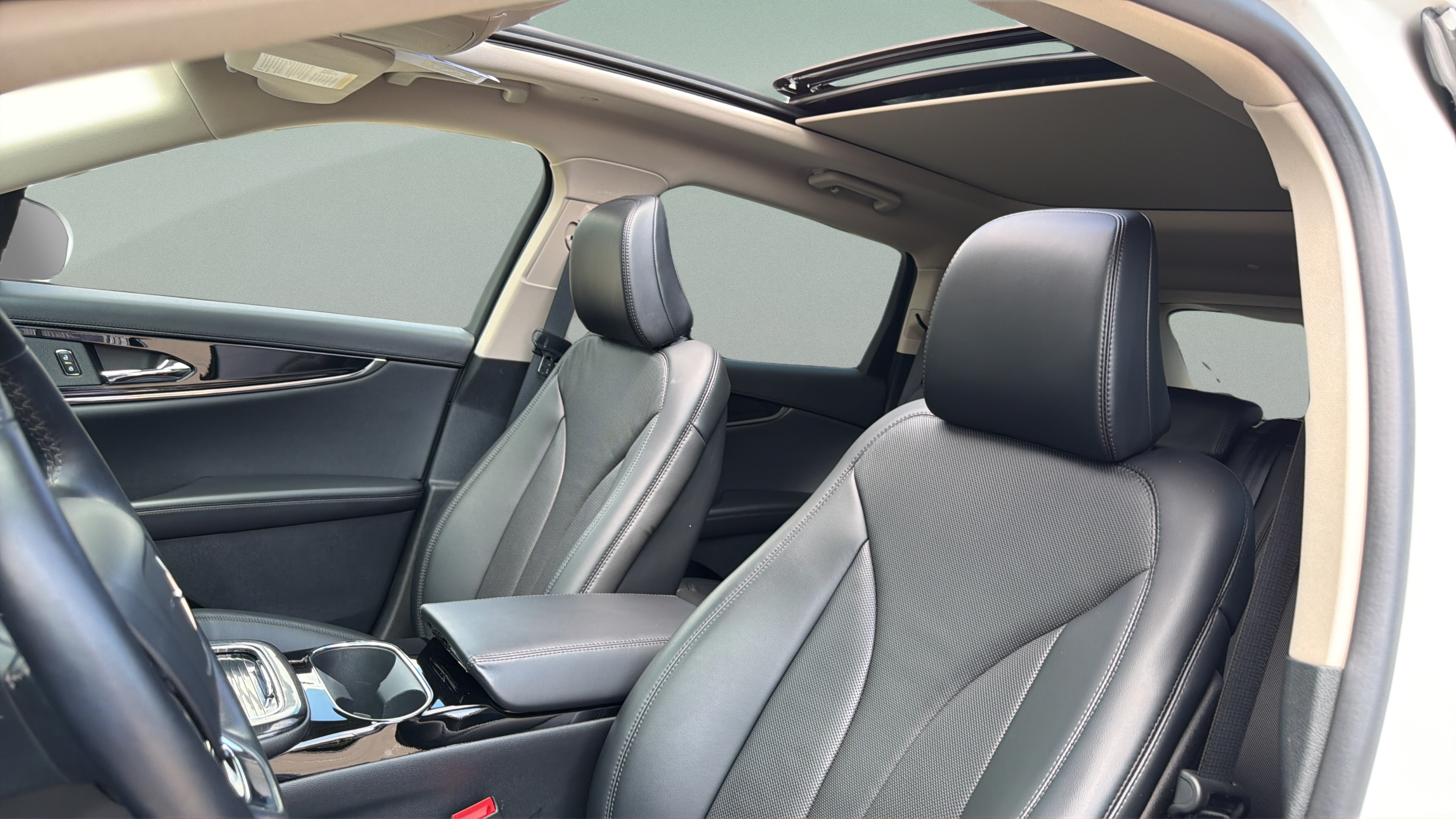 Used 2023 Lincoln Nautilus Reserve AWD/4WD image 10