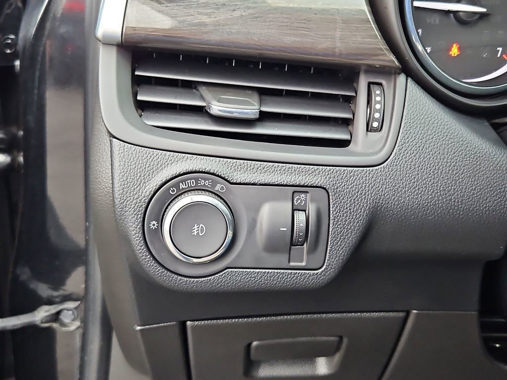 Used 2019 Buick Envision Essence image 14