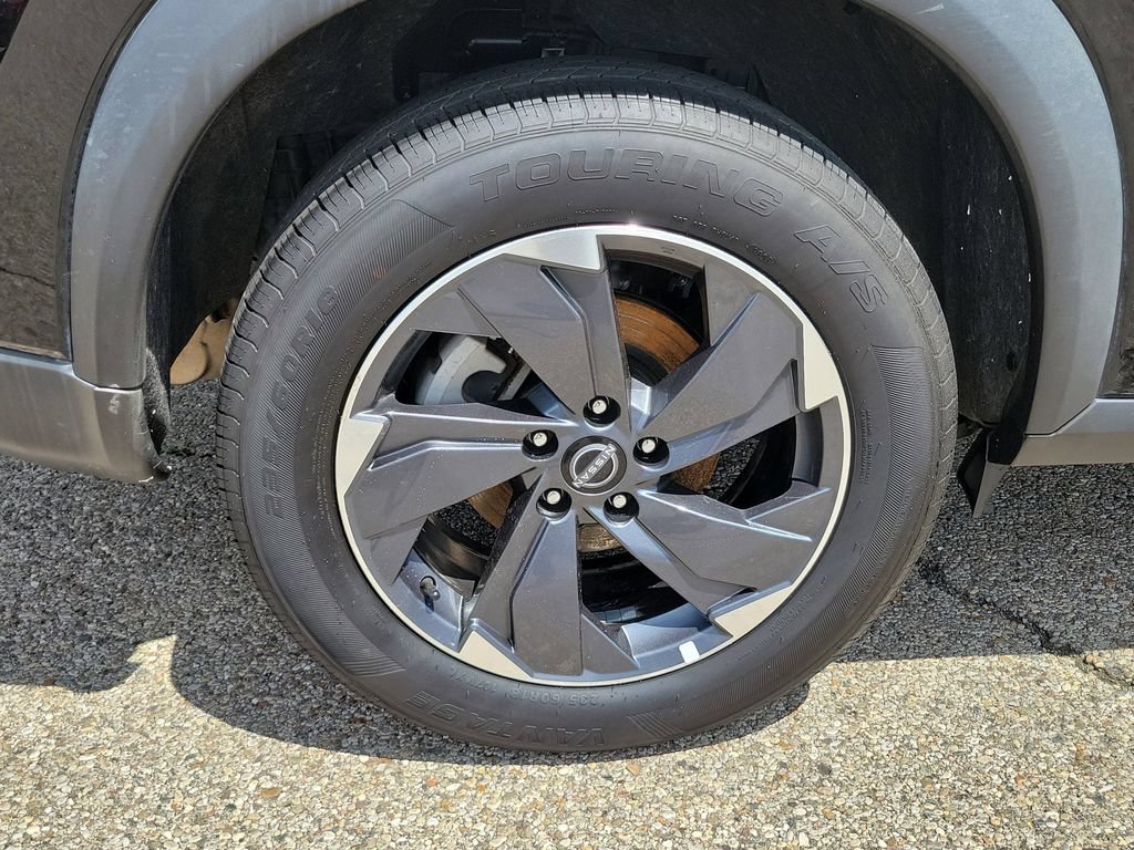 Used 2025 Nissan Rogue SV FWD image 6