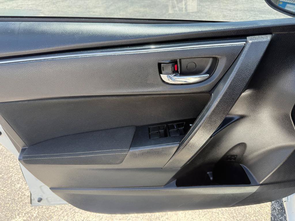 Used 2019 Toyota Corolla LE FWD image 16