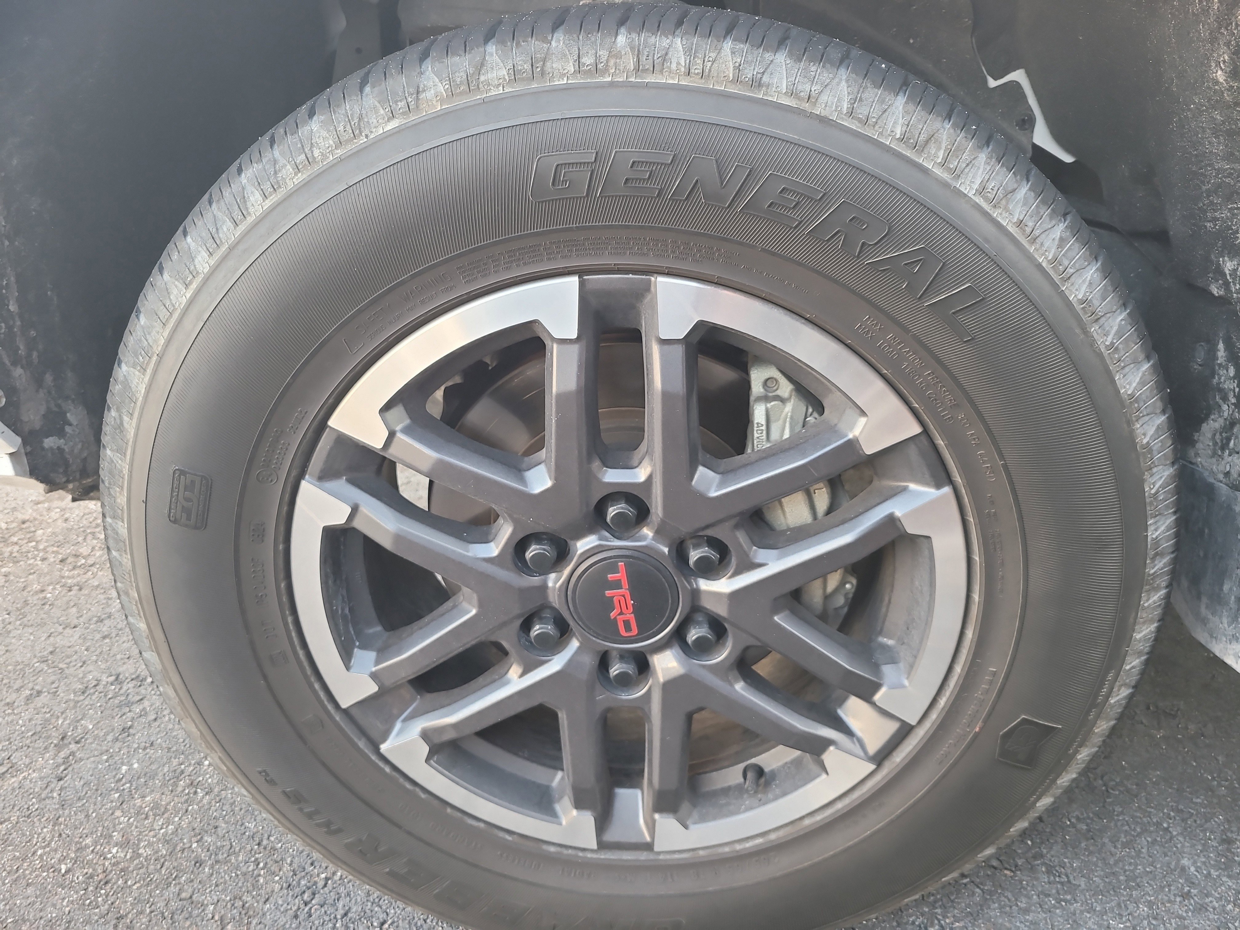 Used 2024 Toyota Tacoma TRD Sport w/ TRD Sport Upgrade Package RWD image 8