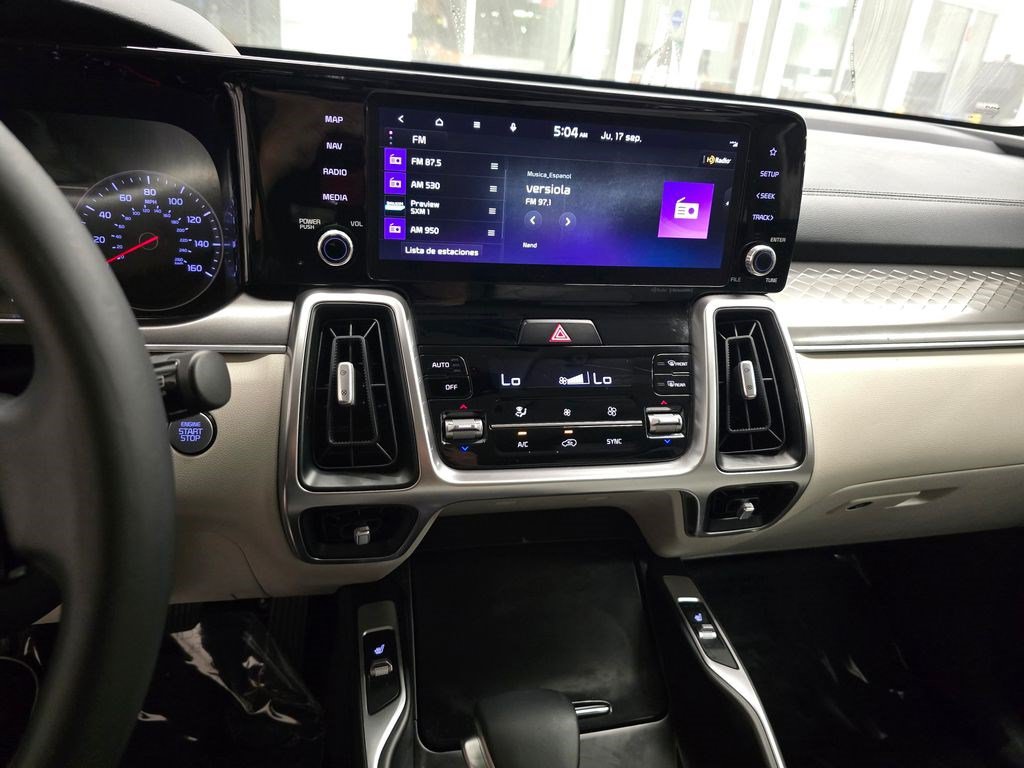 Used 2022 Kia Sorento S w/ Panoramic Sunroof Package FWD image 21