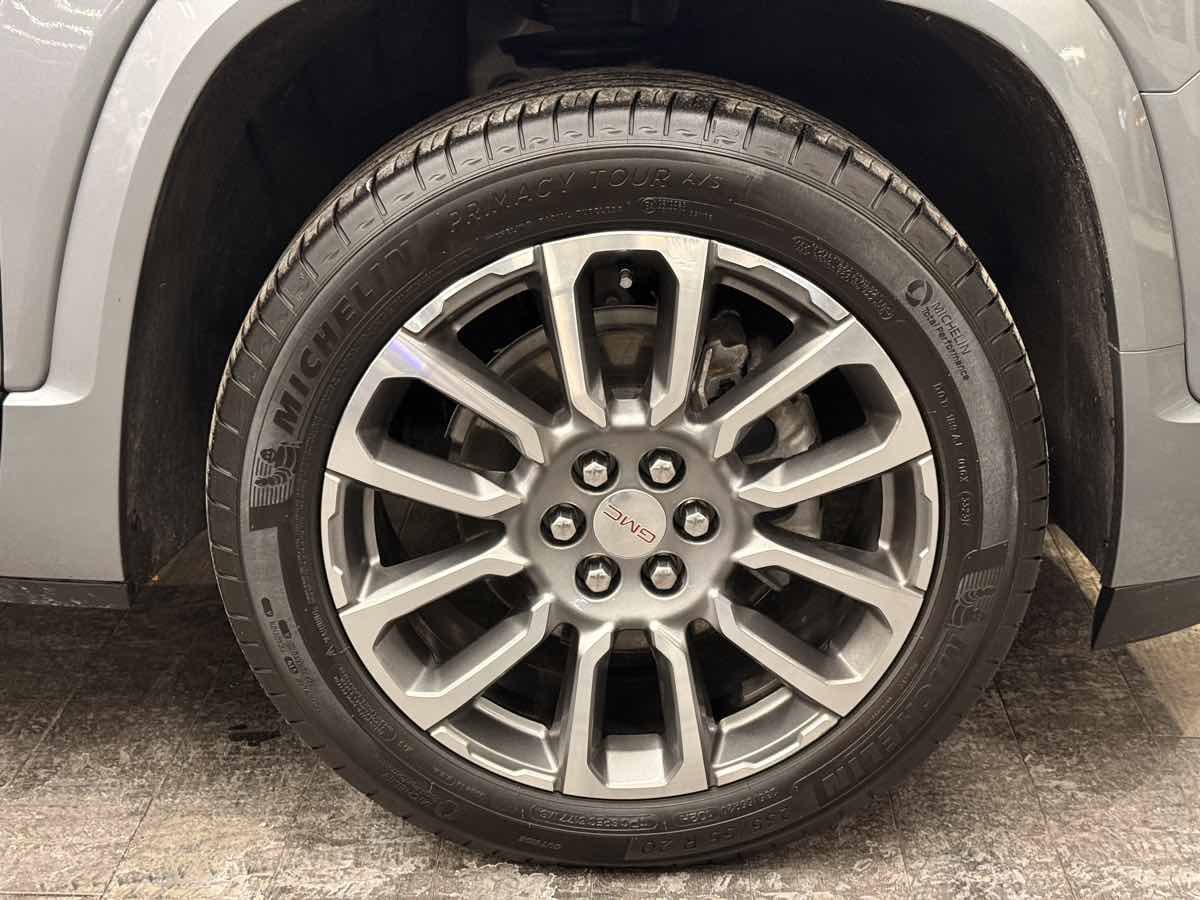 Used 2023 GMC Acadia Denali w/ Denali Technology Package FWD image 37