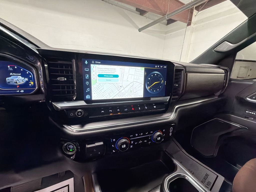 Certified 2024 Chevrolet Silverado 1500 High Country w/ Technology Package image 18