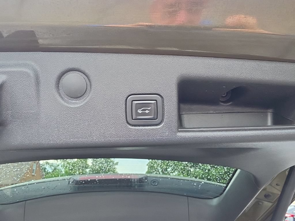 Certified 2024 Chevrolet Equinox Premier AWD/4WD image 33