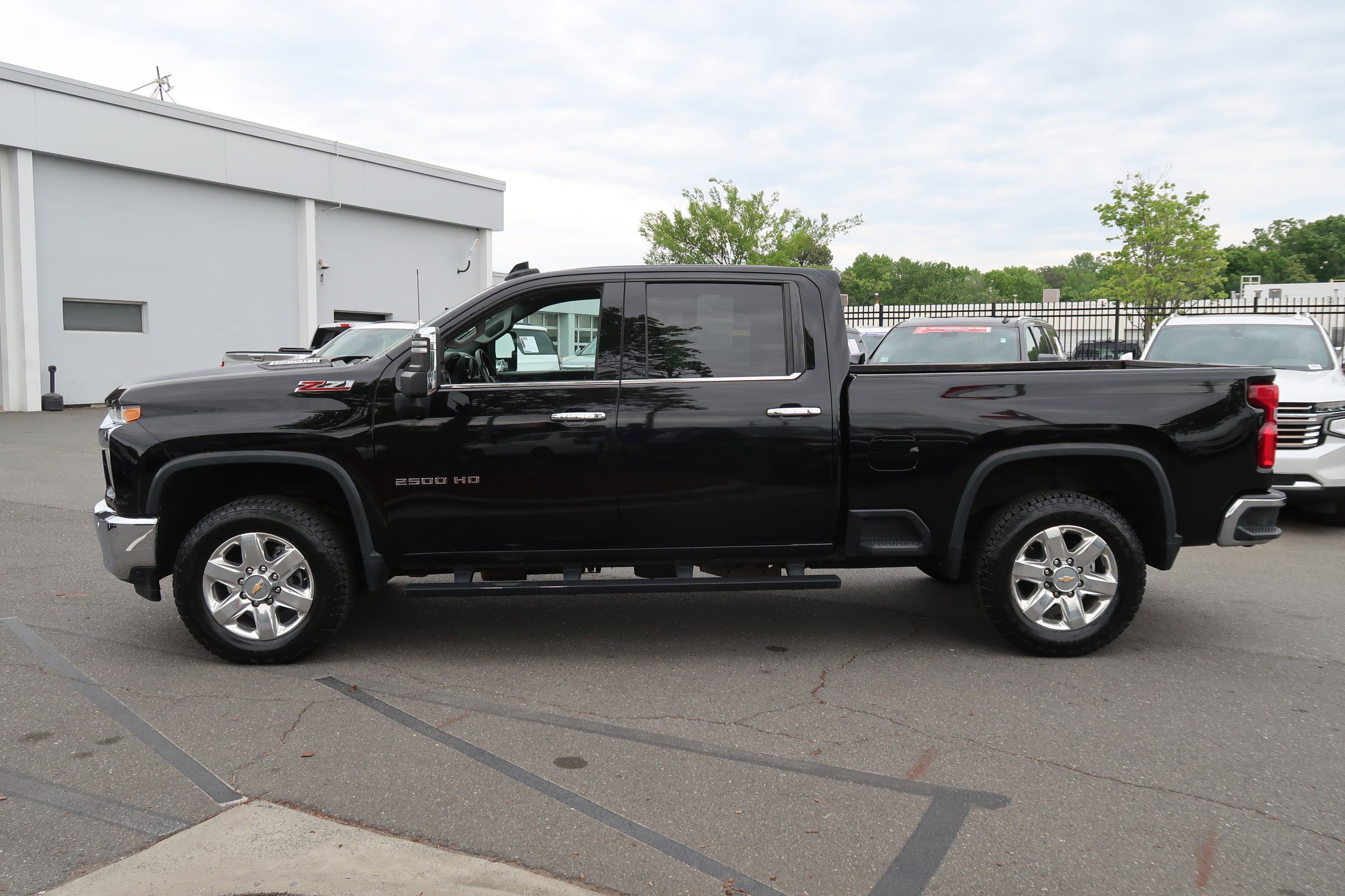 Used 2021 Chevrolet Silverado 2500 LTZ w/ LTZ Plus Package AWD/4WD image 8