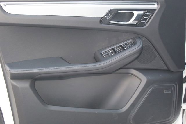 Certified 2026 Porsche Macan image 23