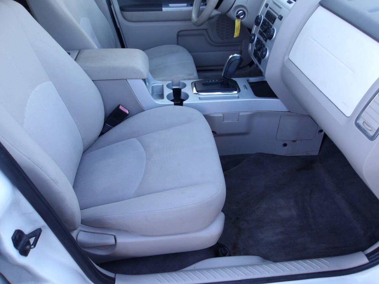 Used 2010 Mercury Mariner 2WD image 7