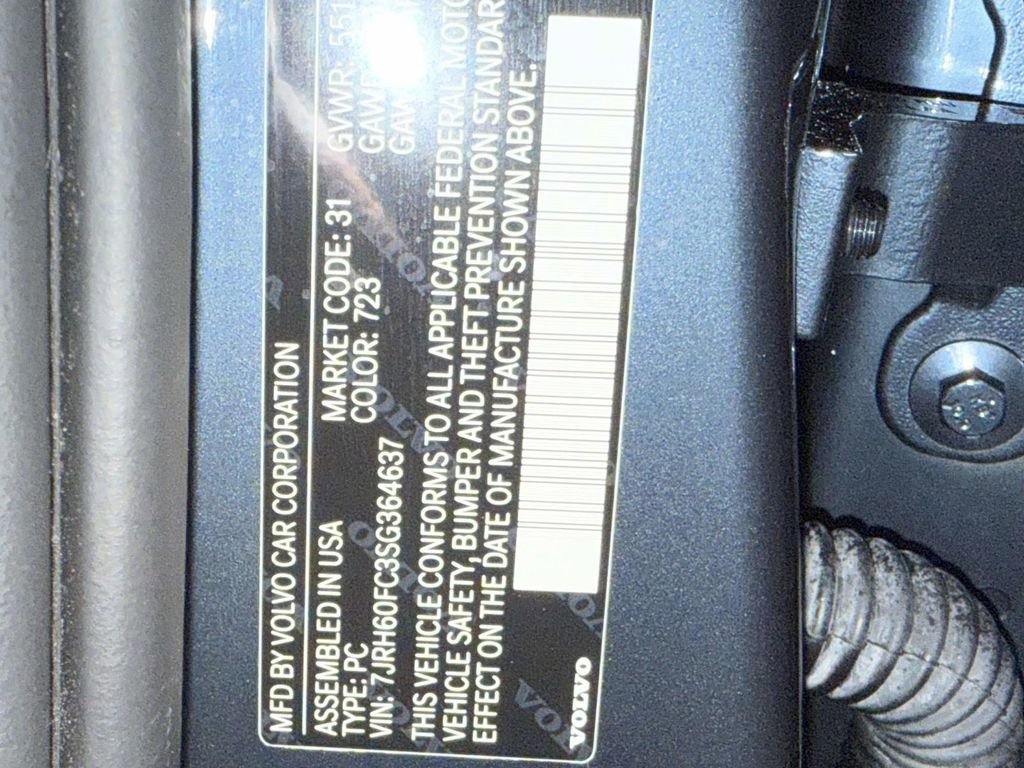 Used 2025 Volvo S60 T8 Plus image 30