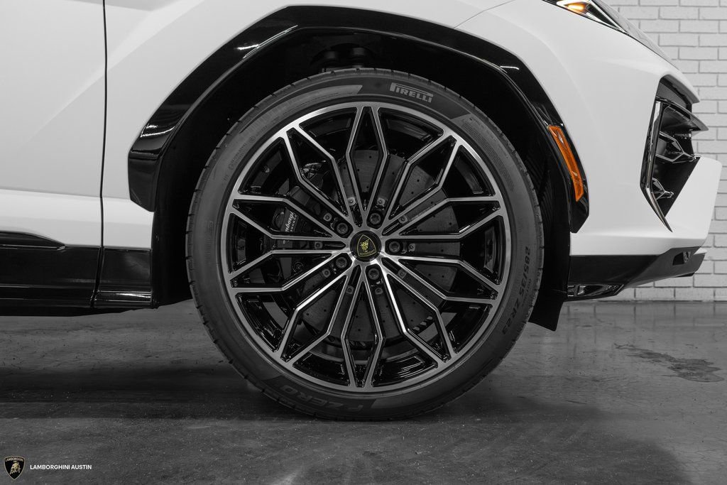 Used 2025 Lamborghini Urus SE image 19