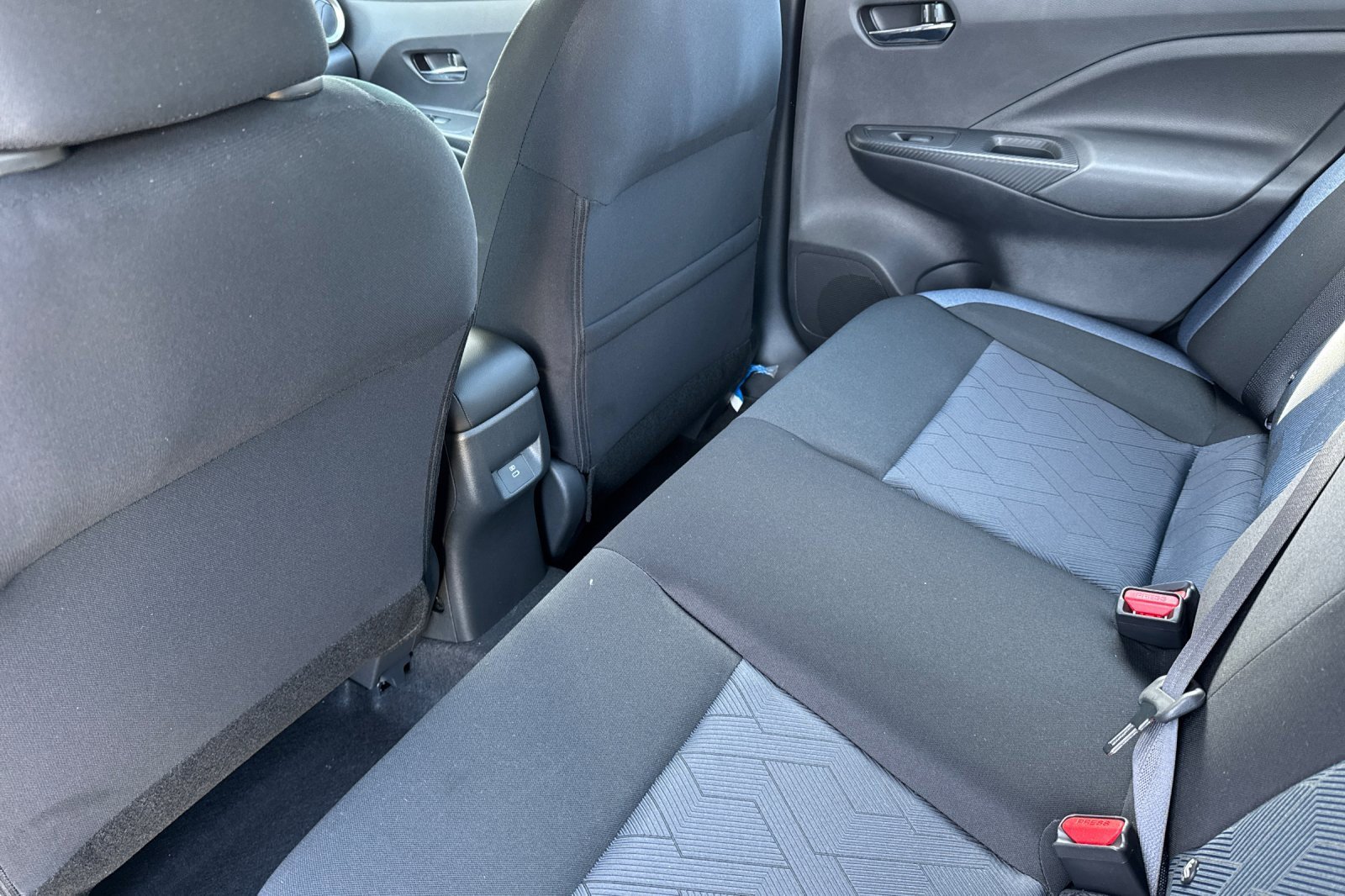 New 2025 Nissan Versa SV w/ Trunk Package image 9