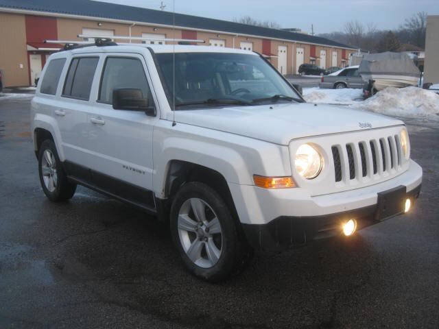 Used 2016 Jeep Patriot Latitude image 3