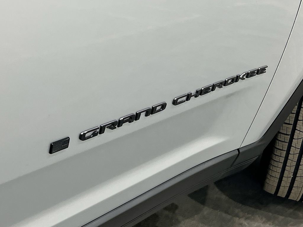 New 2025 Jeep Grand Cherokee L Limited w/ Black Appearance Package image 46