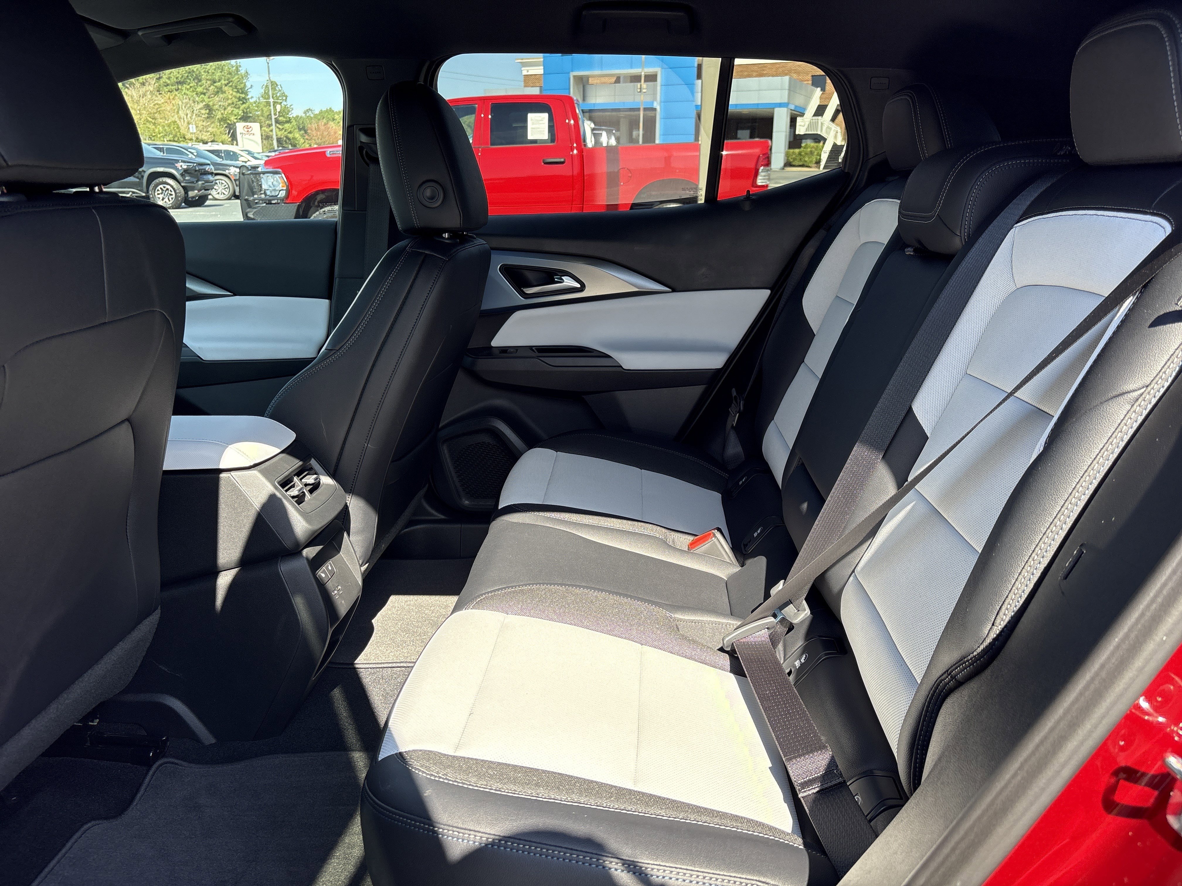New 2026 Chevrolet Equinox EV LT w/ Convenience Package II image 22