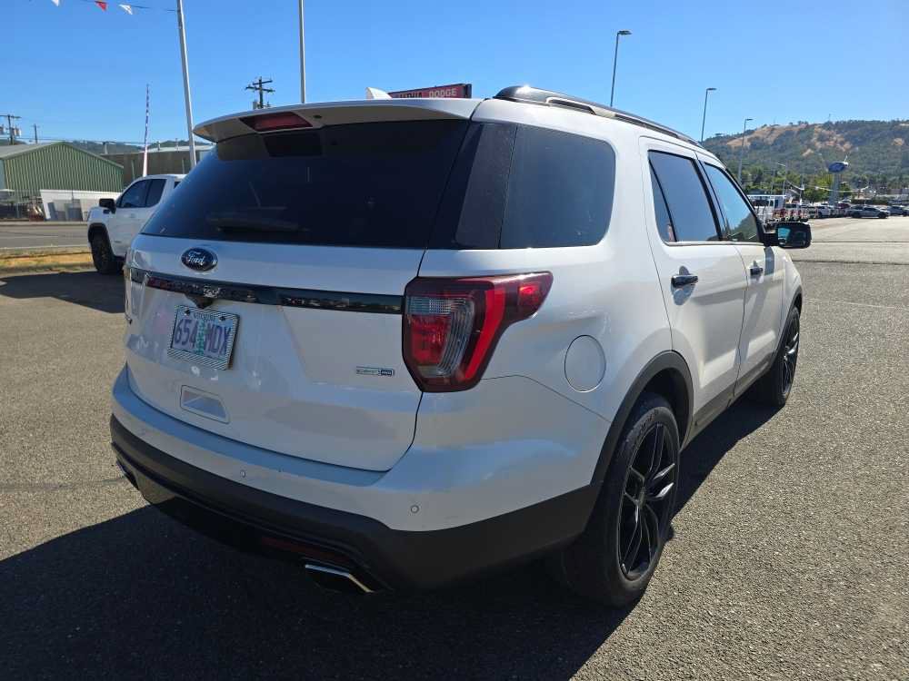 Used 2017 Ford Explorer Sport w/ Equipment Group 401A AWD/4WD image 17