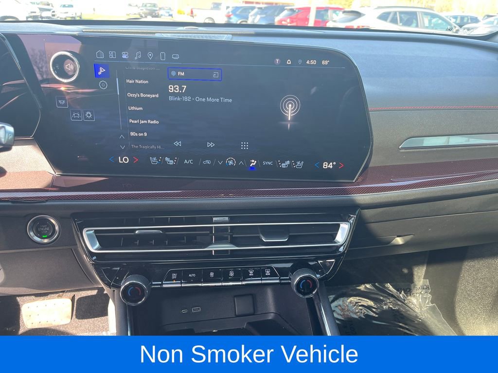 Used 2025 Chevrolet Traverse RS AWD/4WD image 19