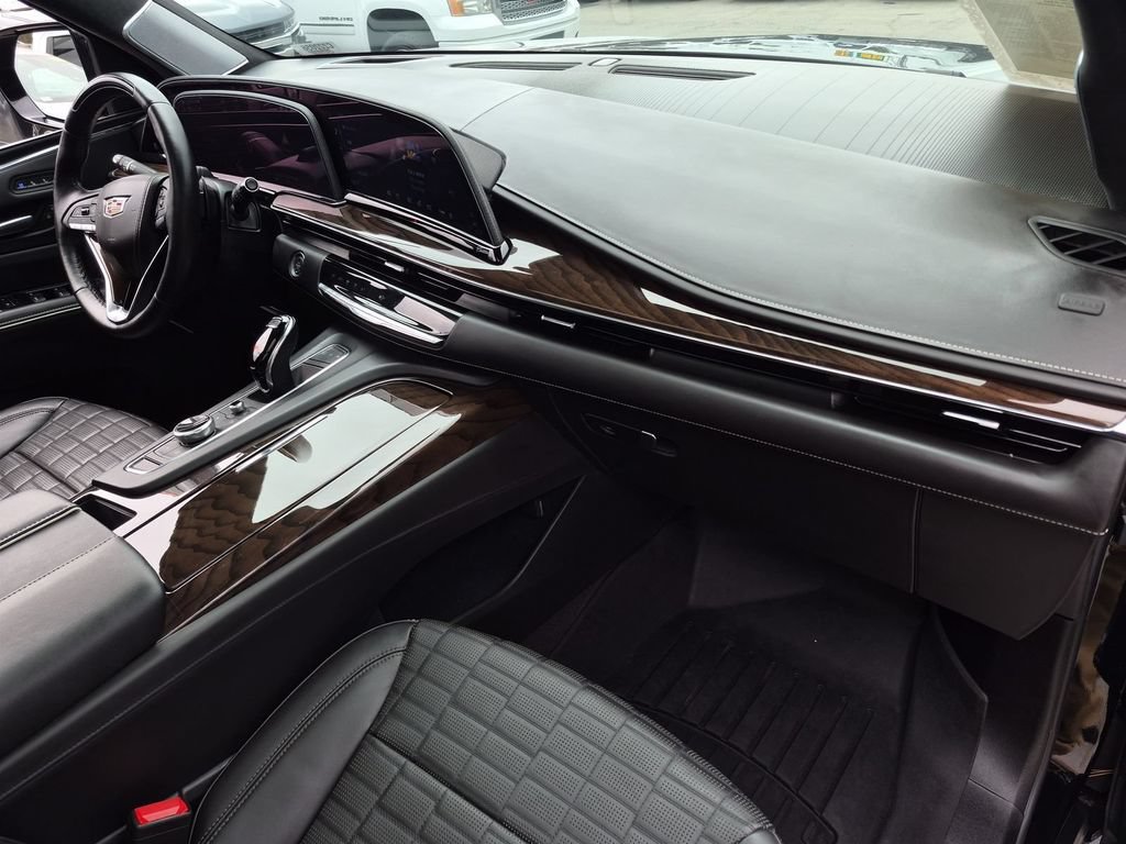 Used 2024 Cadillac Escalade Sport Platinum w/ LPO, ONYX Package AWD/4WD image 22