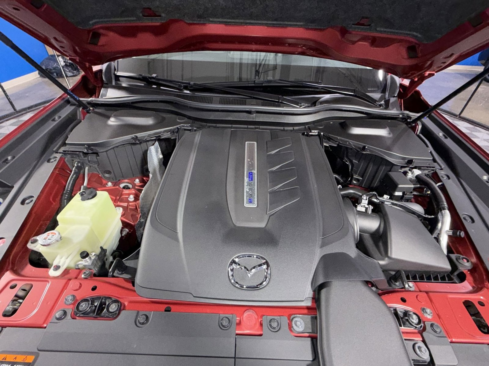 Used 2024 MAZDA CX-90 Plug-In Hybrid w/ Preferred AWD/4WD image 31