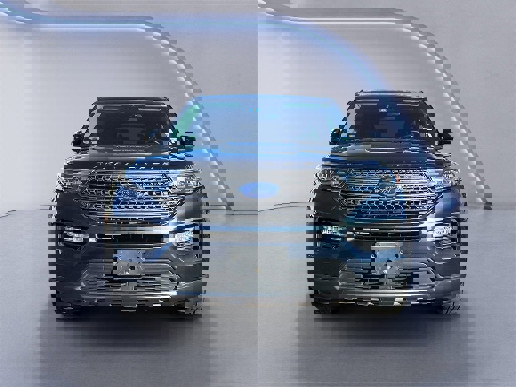 Used 2023 Ford Explorer XLT w/ Equipment Group 202A image 8