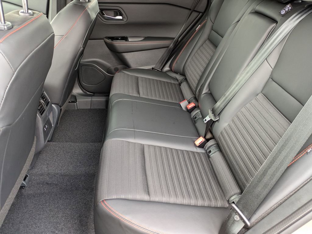 Certified 2025 Nissan Rogue SV AWD/4WD image 12