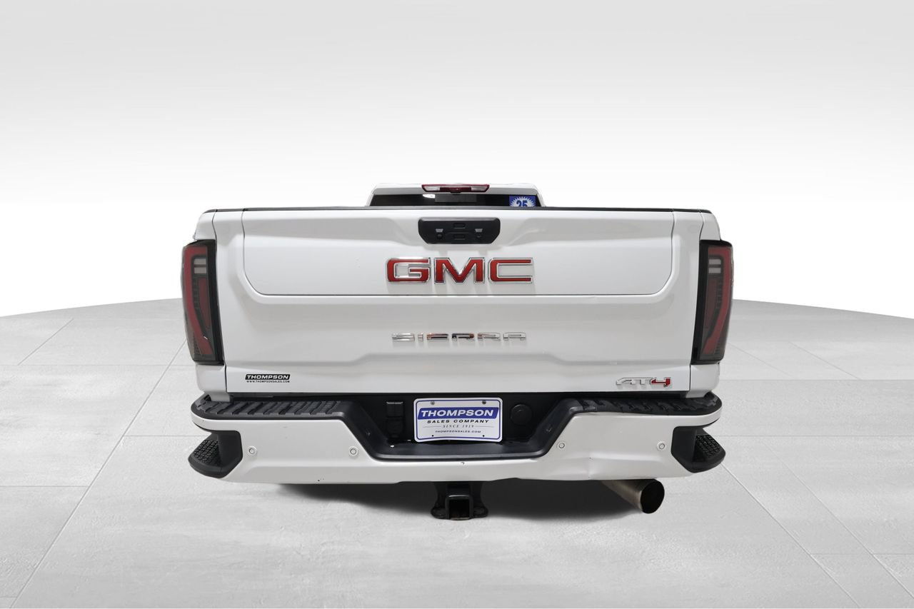 Used 2025 GMC Sierra 2500 AT4 w/ AT4 Premium Plus Package AWD/4WD image 3