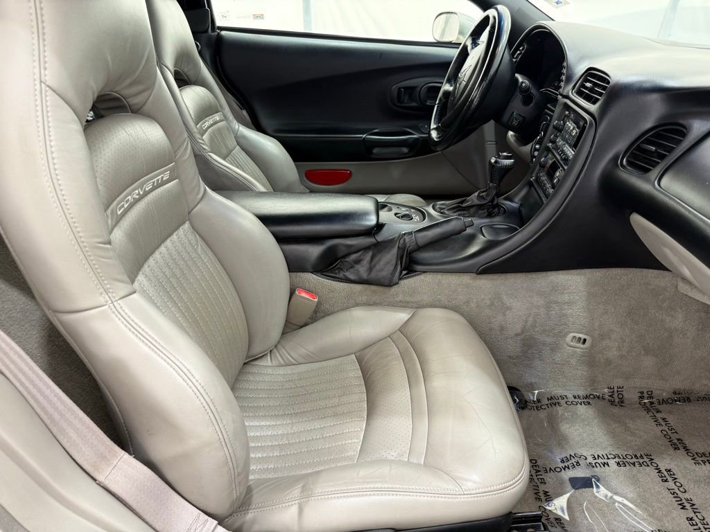 Used 2000 Chevrolet Corvette Convertible w/ Memory Pkg image 13
