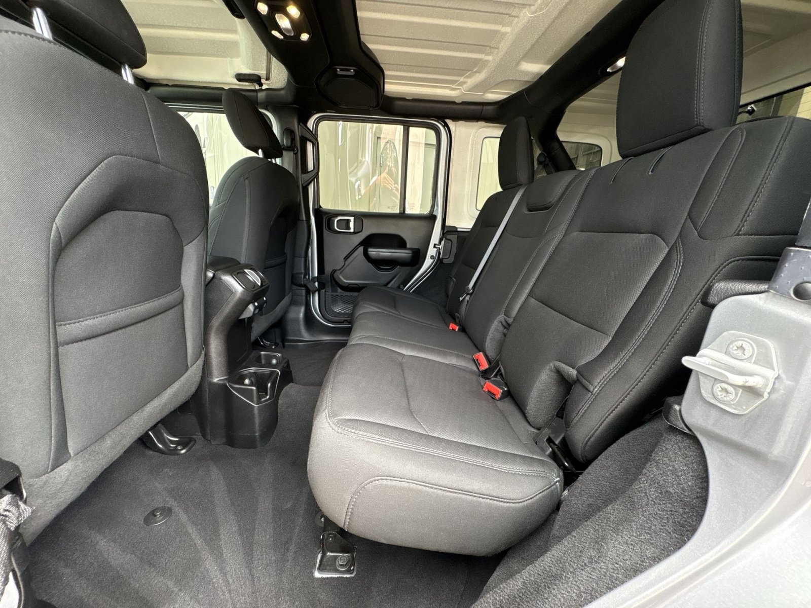 Used 2021 Jeep Wrangler Unlimited Sport AWD/4WD image 25