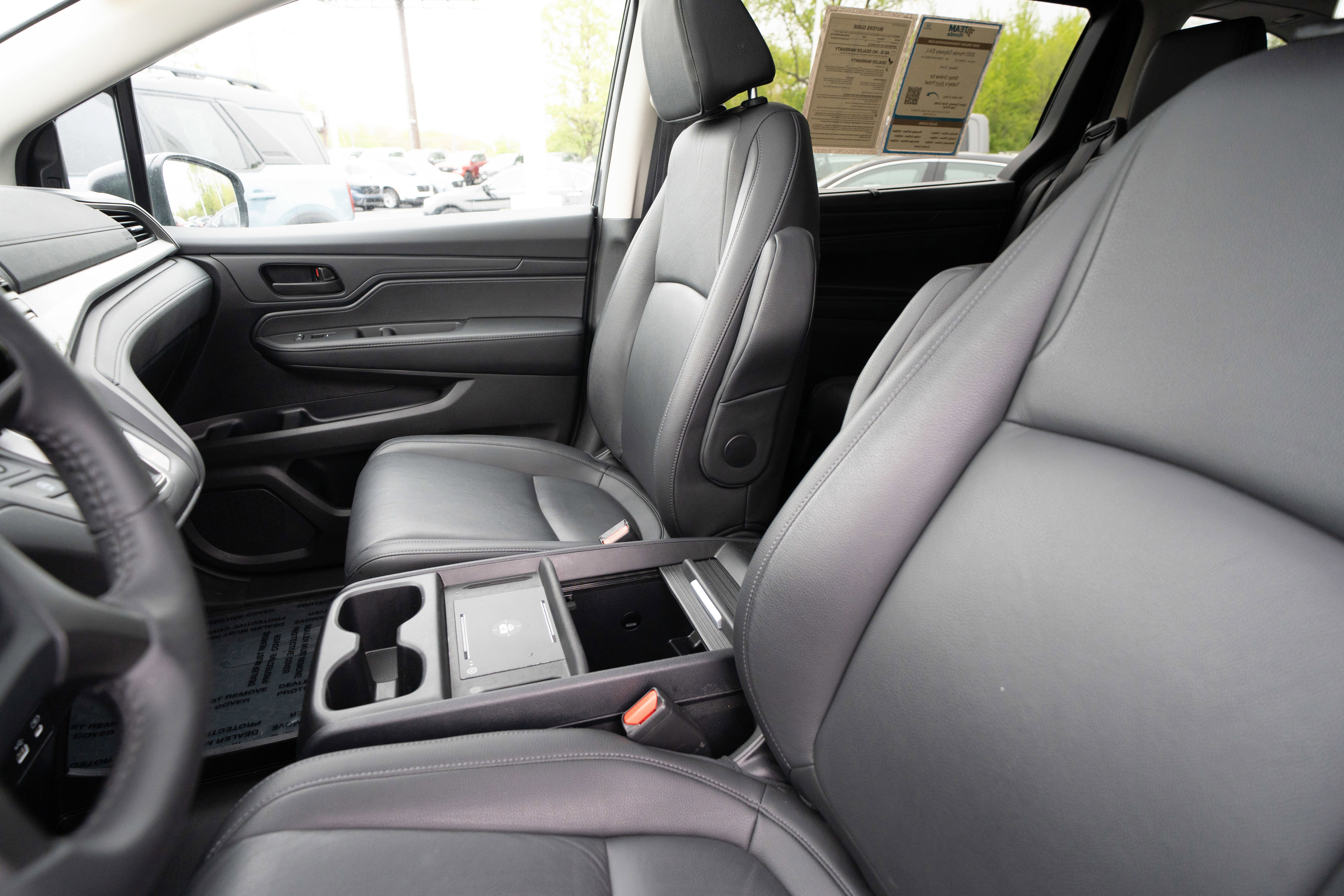 Used 2025 Honda Odyssey EX-L image 10
