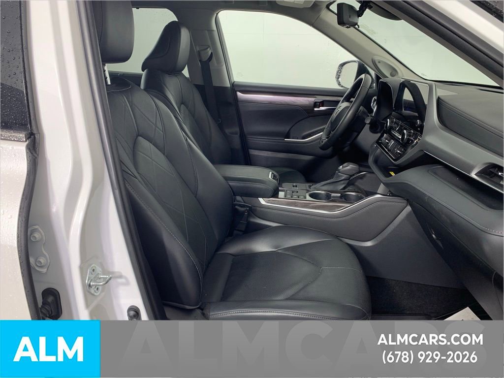 Used 2023 Toyota Highlander Platinum image 31