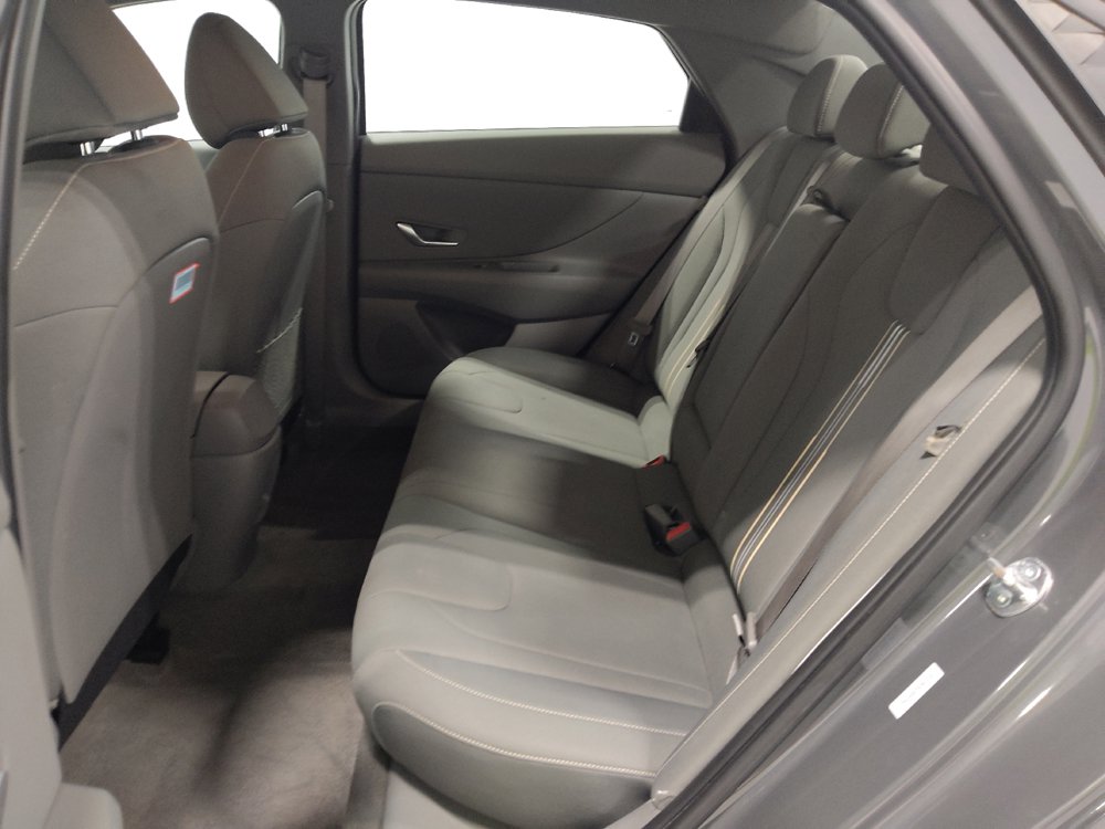 Used 2025 Hyundai Elantra SEL FWD image 18