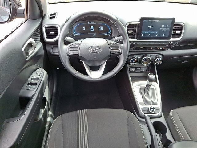 Used 2024 Hyundai Venue SEL image 13
