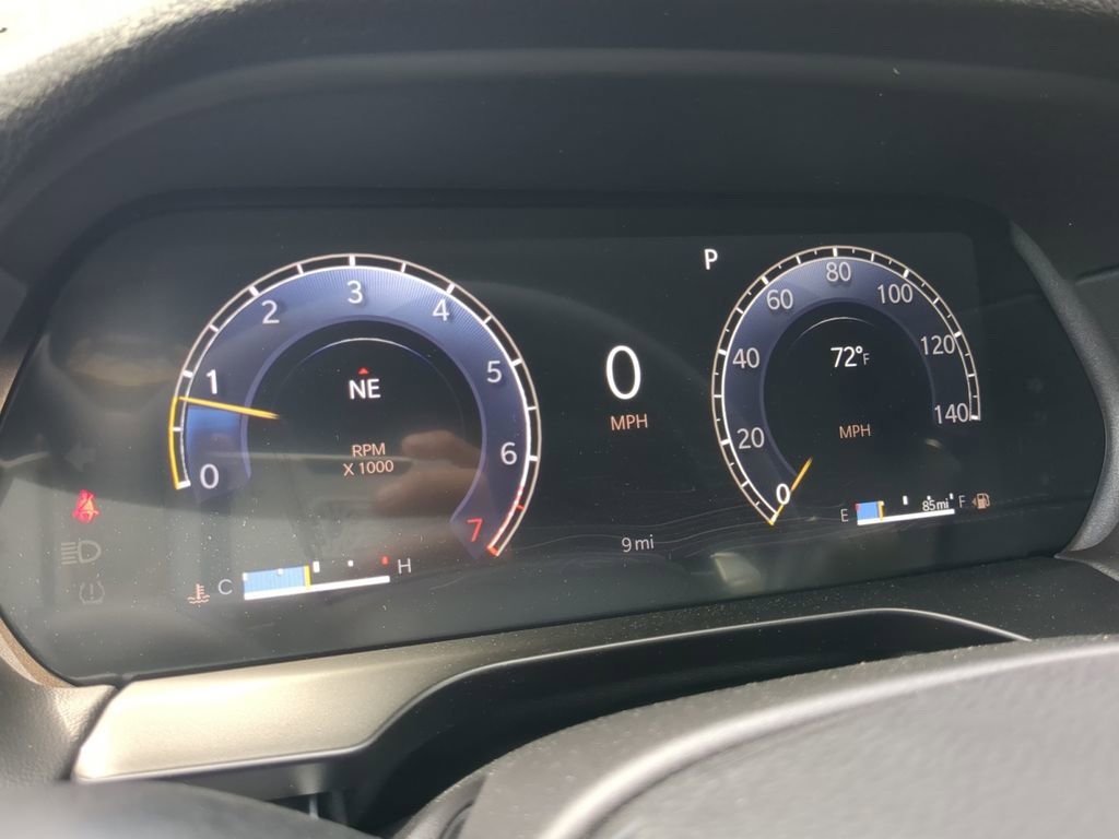 New 2025 Jeep Grand Cherokee Altitude image 17